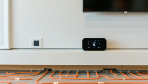 Le confort thermique dans nos habitations est aujourd&rsquo;hui une priorité, surtout avec les évolutions technologiques qui facilitent le contrôle du chauffage. Le plancher chauffant électrique multizones, apprécié pour sa diffusion homogène de la chaleur, nécessite un réglage précis pour optimiser [&hellip;]