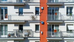 Dans le contexte actuel où les enjeux énergétiques et environnementaux sont au cœur des préoccupations, optimiser la gestion du chauffage collectif dans les copropriétés s’impose comme une nécessité. La facture énergétique reste souvent une source de contestation entre résidents, surtout [&hellip;]